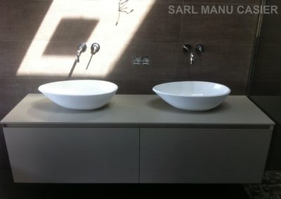 Meuble de salle de bain double vasque posées dessus Manu Casier Thonon